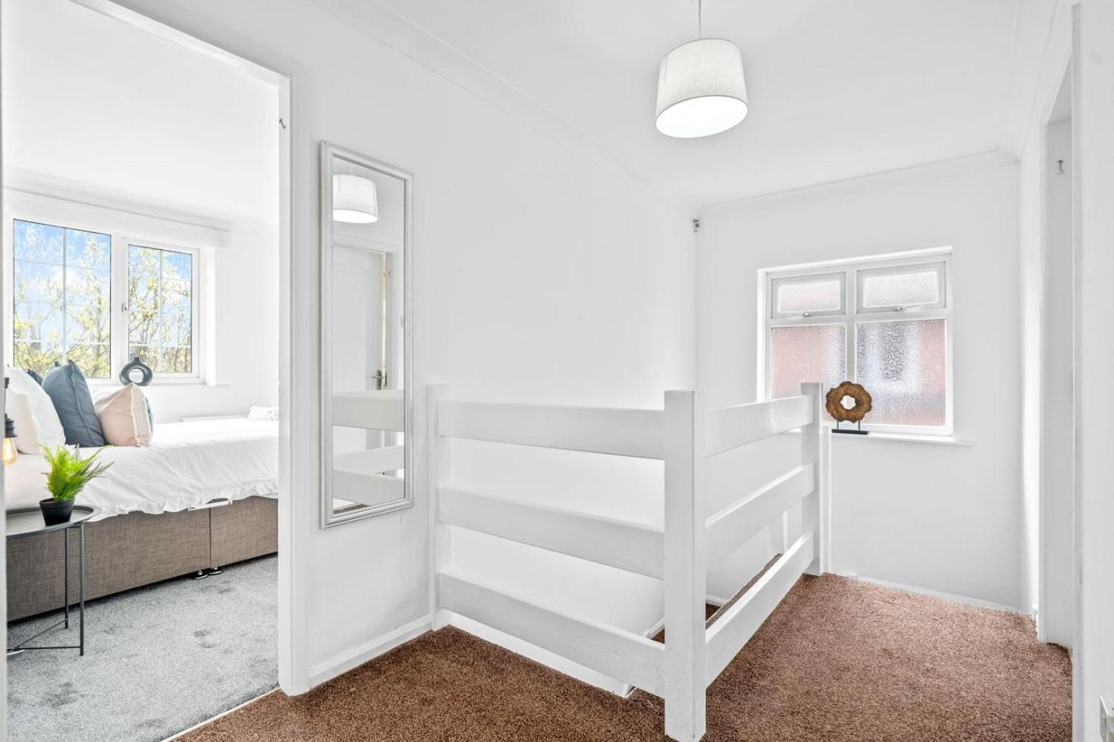 Spacious 5 Bedroom House 诺丁汉 外观 照片